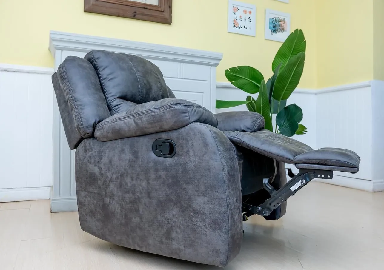 Solo recliner sofa